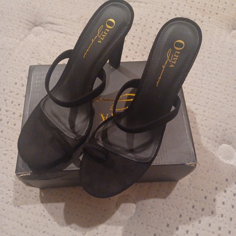 Olivia Ferragamo Black Heels